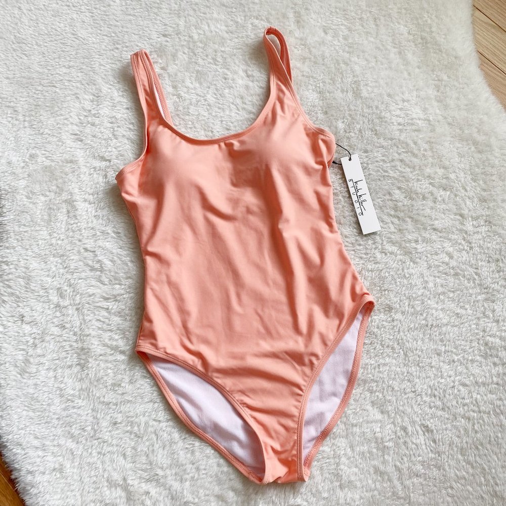 Nicole Miller Studio Women's 1 Piece Swimsuit, Scoop Back, Peach Amber, Small